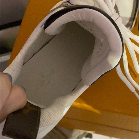 LOUIS VUITTON ARCHLIGHT SNEAKERS - Picture 5 of 10